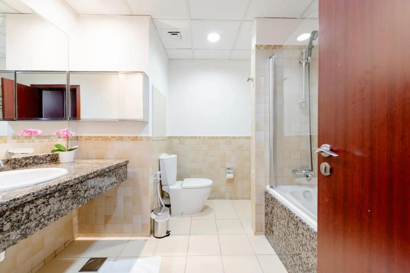 Moonlight Hostel Jbr - 2Min Walk To Jbr Beach - Gym - 2Min Metro Station - Poll Dubai Exterior foto